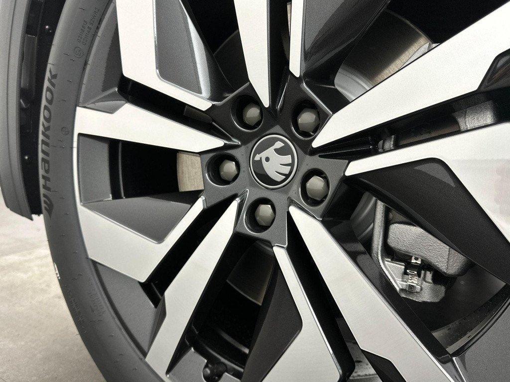 Skoda Elroq sportline elektromotor 210 kw / 286 pk suv elektri