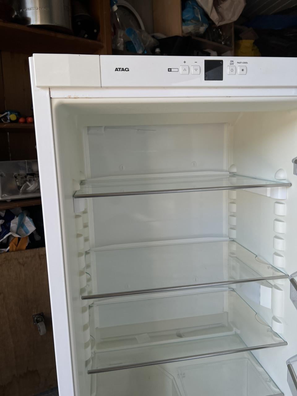 ATAG inbouw Nofrost vrieskast 102x54 cm. Inhoud vriezer 110 liter