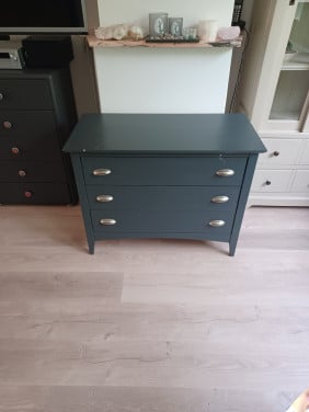 Kastje  B=88cm  H=69cm en D=43cm