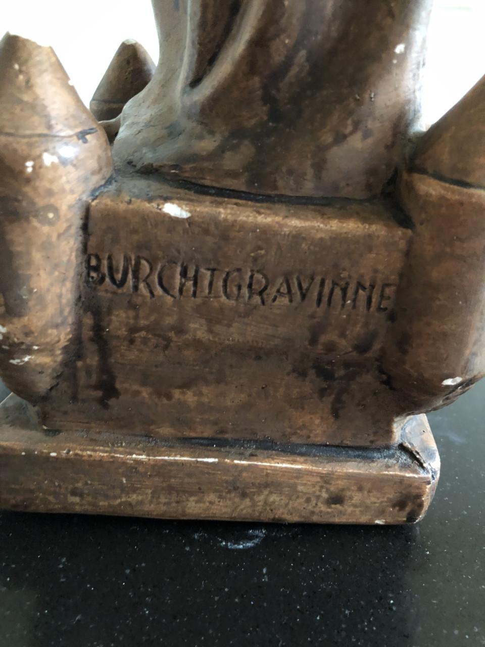 Mooie oude brocante Burchtgravinne van gips
