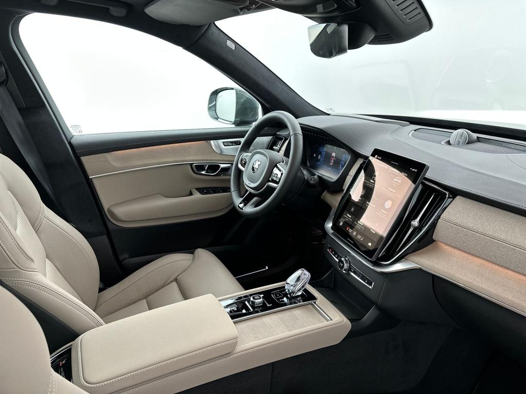 Volvo XC90 ultra bright recharge plug-in hybrid awd