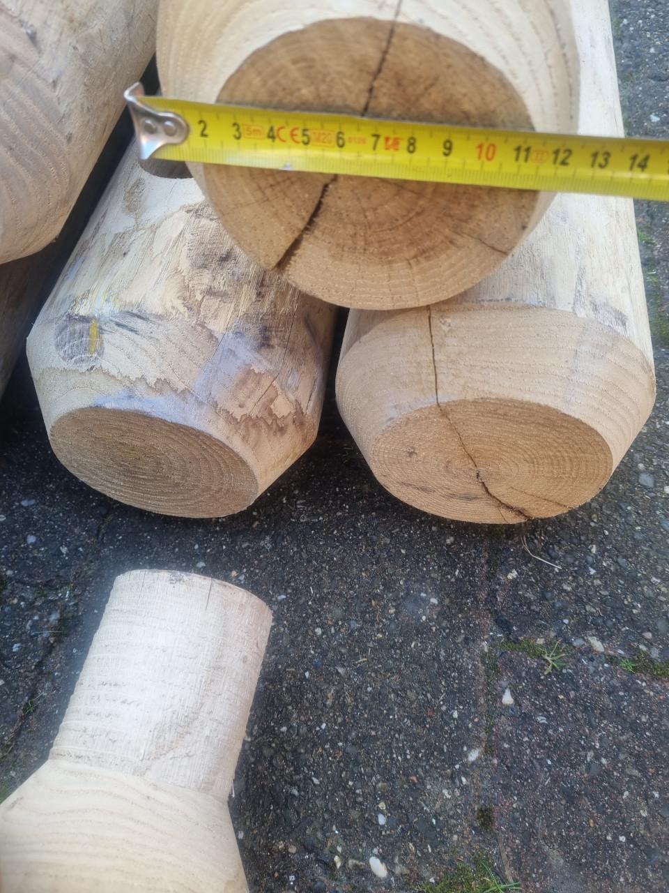 Kastanje palen  post en rail