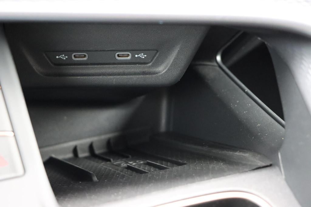 Cupra Terramar 1.5 tsi ehybrid business 204pk dsg6