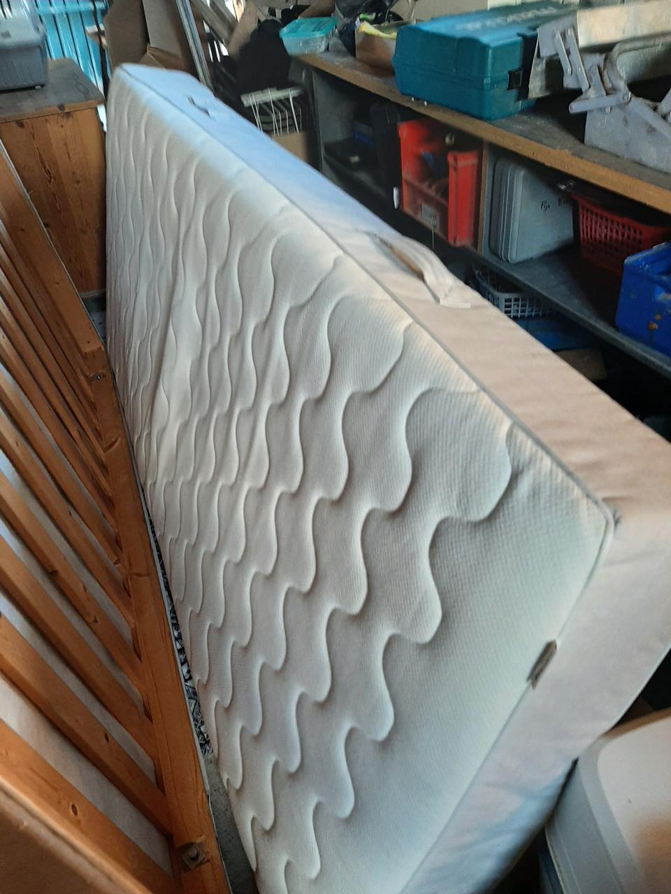 2 boxsprings in goede staat