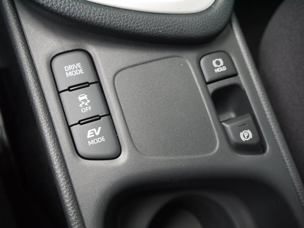 Mazda 2 Hybrid 1.5 centre-line 116