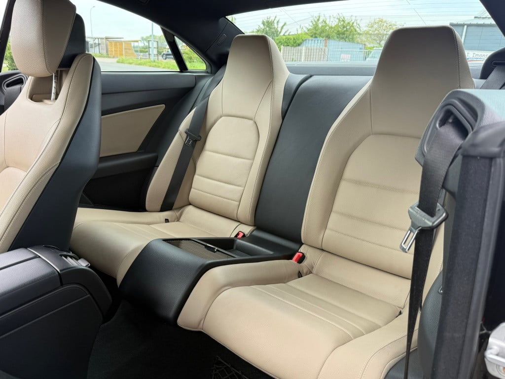 Mercedes-Benz E-Klasse coupé 200 cgi elegance