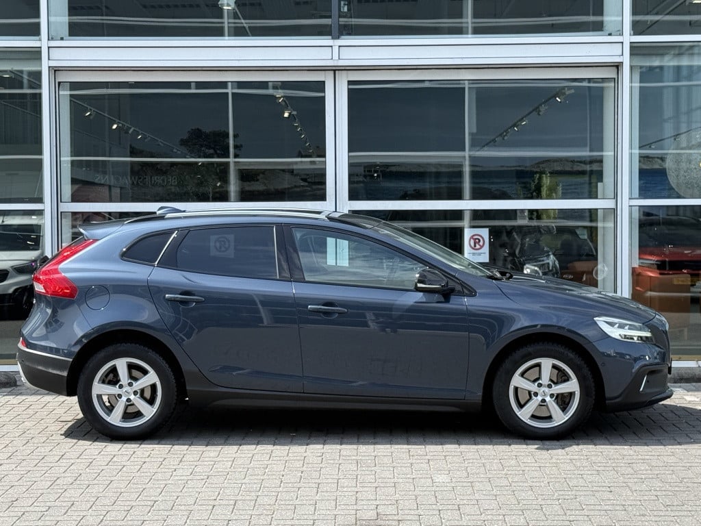 Volvo V40 cross country t3 153pk aut6 polar+ luxury| leder|pano| camera| tr