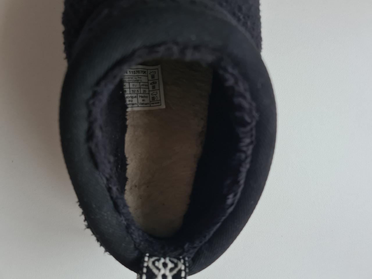 Nieuwe zwarte UGG pantoffels  Maat 32,5