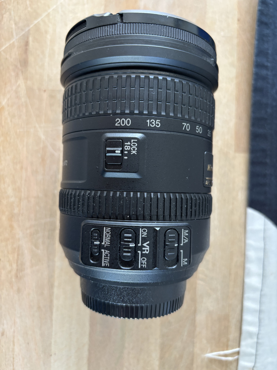 NIKON AF-S 18-200mm 1:3,5-5,6 Zoomlens