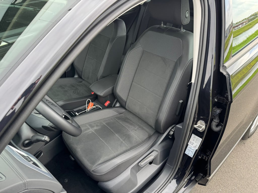 Volkswagen T-roc 1.5 tsi style edition dsg / carplay , elektische achterkle