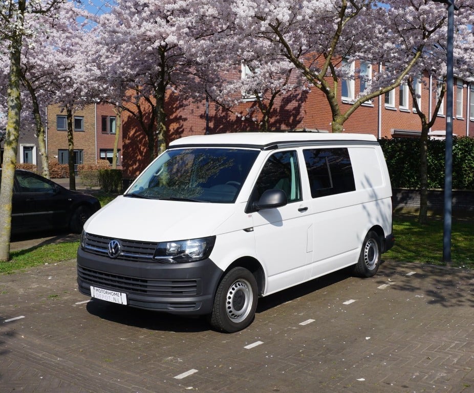 Volkswagen T6 Outdoor Camper Vans 2015 met 126.000km Euro 6