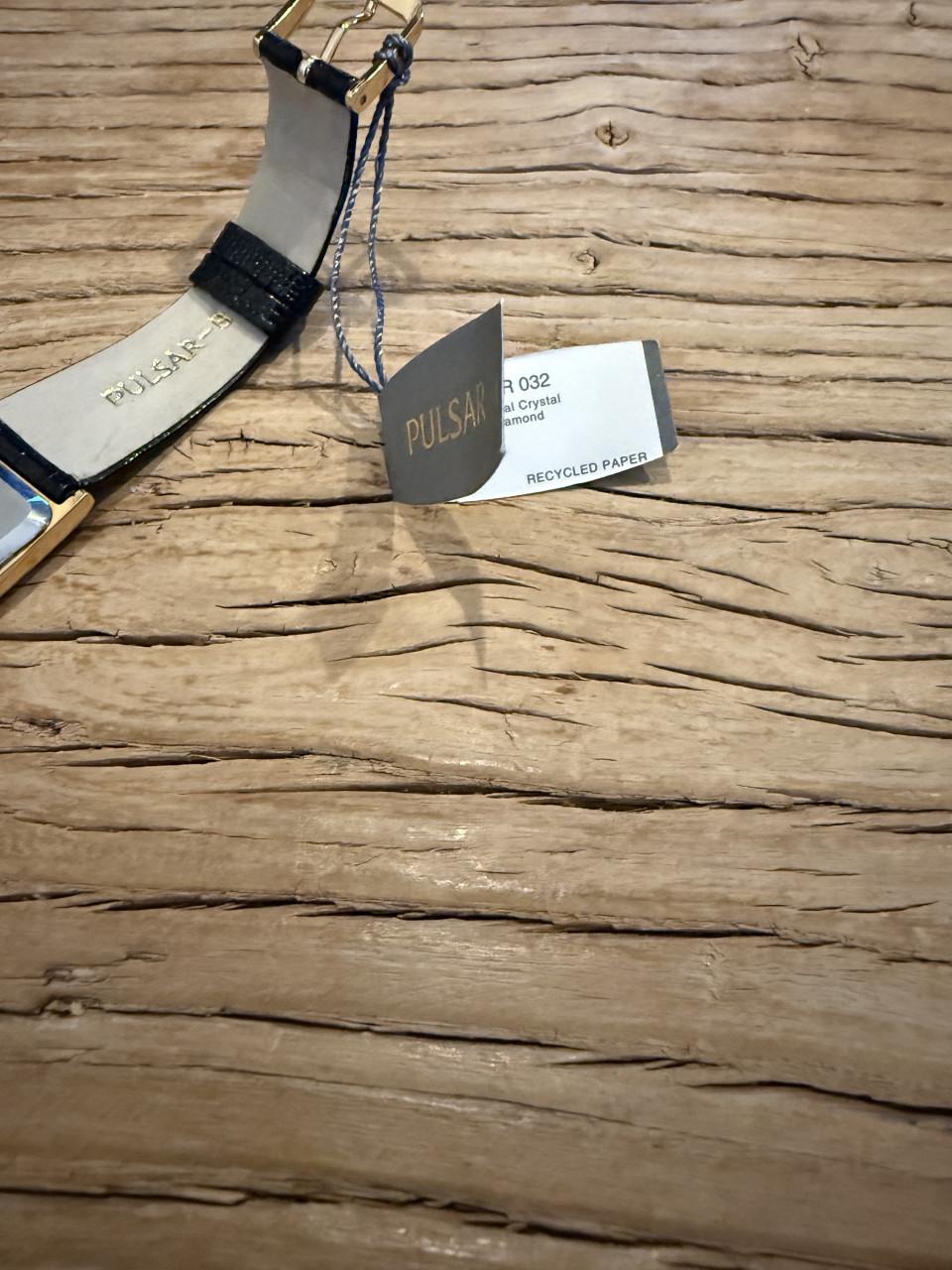 Seiko Quartz V500 5A70 New Old Stock