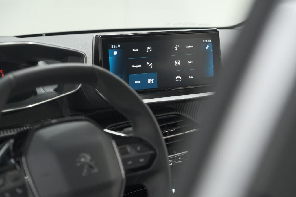 Peugeot 208 puretech 100 allure pack | camera | apple carplay | parkeersens