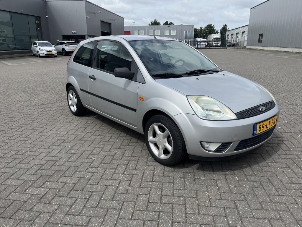 Ford Fiesta 1.4-16v trend 84 dkm met 1 jaar apk