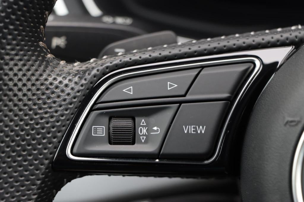 Audi A4 avant 40 tfsi launch edition sport