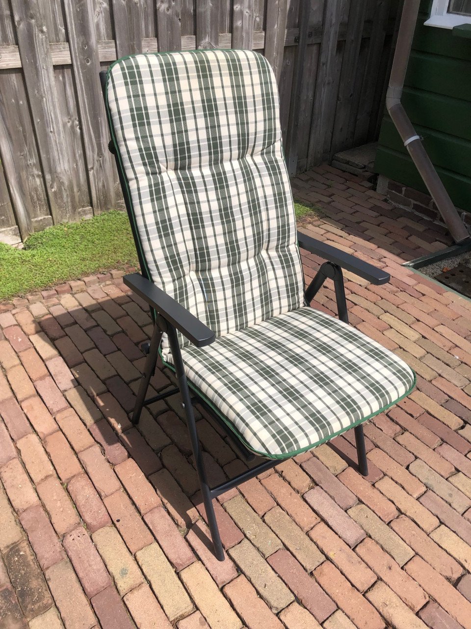 Nieuw tuinstoel kussen.