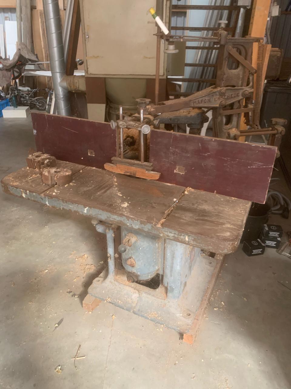 Partij houtbewerking machines.