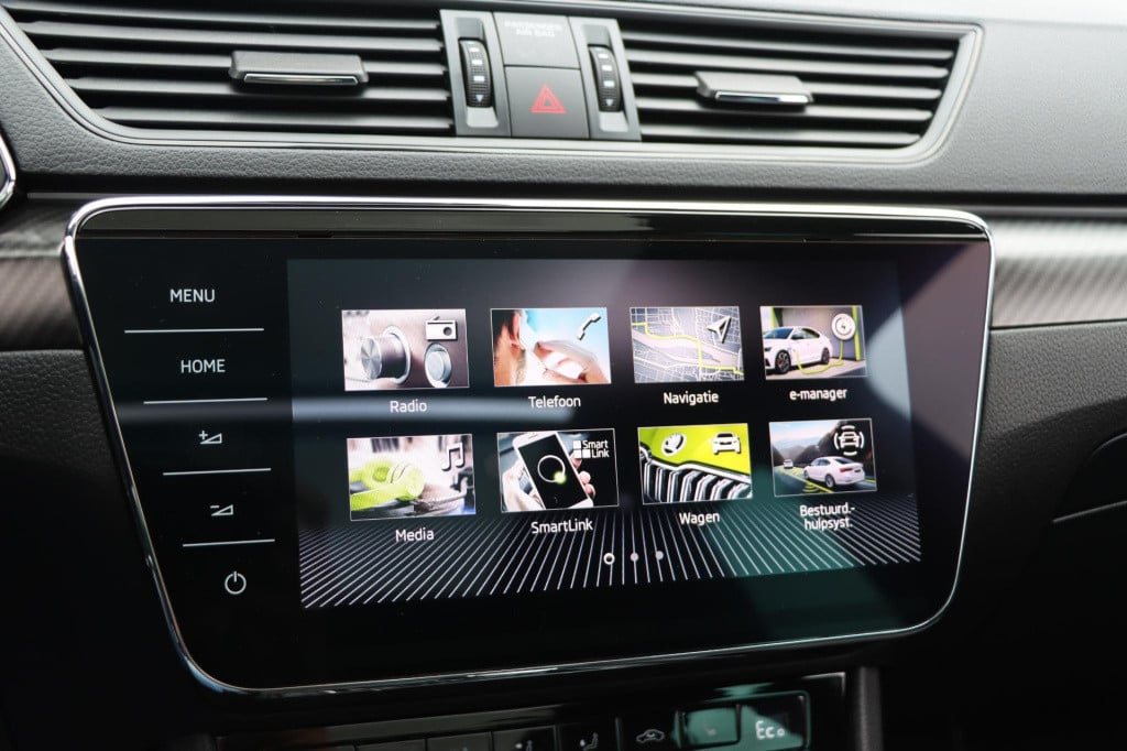 Skoda Superb combi 1.4 tsi iv sportline business 218pk dsg6