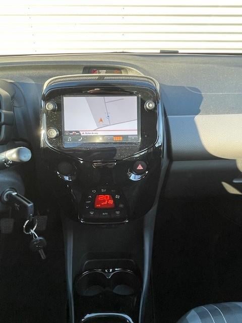 Peugeot 108 1.0 e-vti blue lease executive