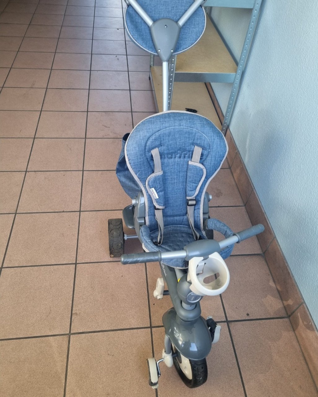 Prachtige blauwe SmarTrike driewieler, Smart Trike, duwstang. ZGAN!