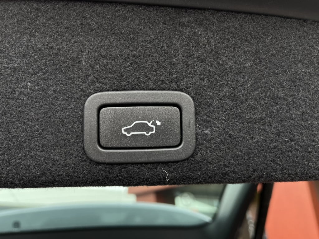 Volvo XC60 2.0 d4 fwd polar+ aut | leer | pano | zeer lage km. stand!