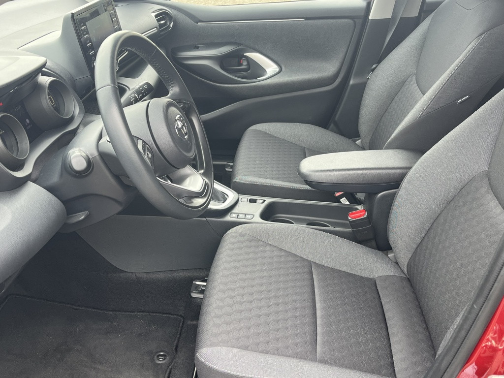 Toyota Yaris | net binnen | 1.5 hyb. dynamic | camera | apple carplay |