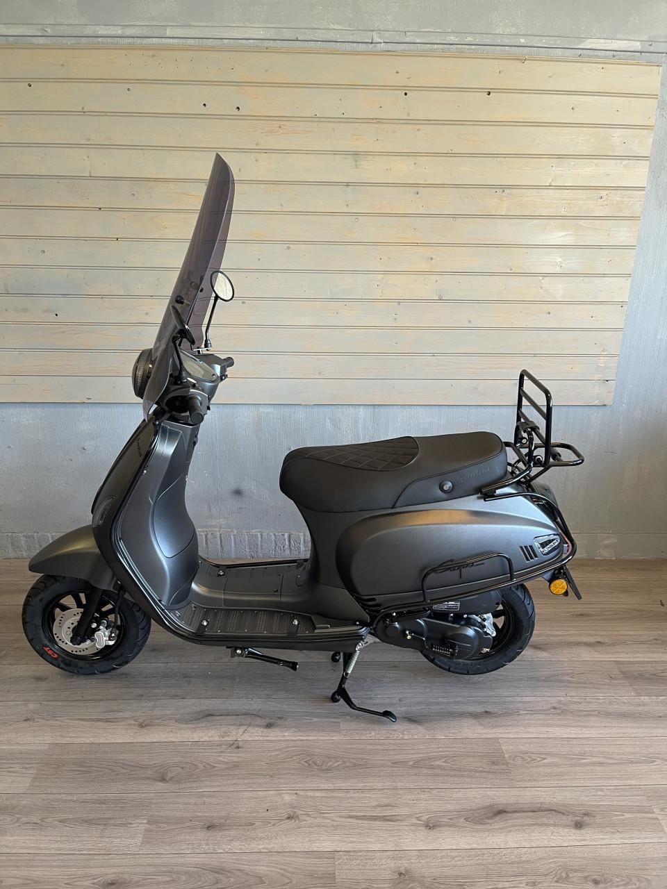 Scooterpromo Goes | Grote voorraad nieuwe SANTINI scooters