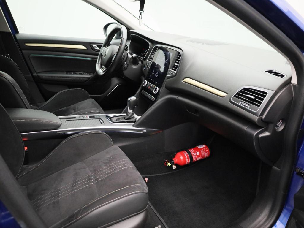 Renault Megane E-tech estate 1.6 plug-in hybrid 160 e-tech engineered | phe