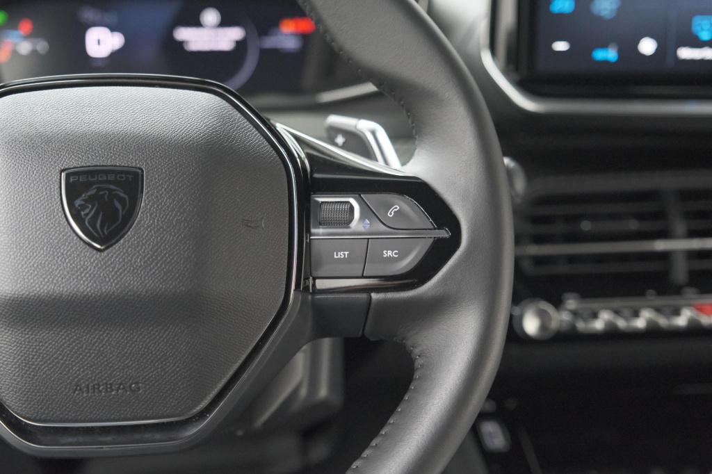 Peugeot 2008 1.2 hybrid 145 allure | 360 camera | adaptieve cruise control 
