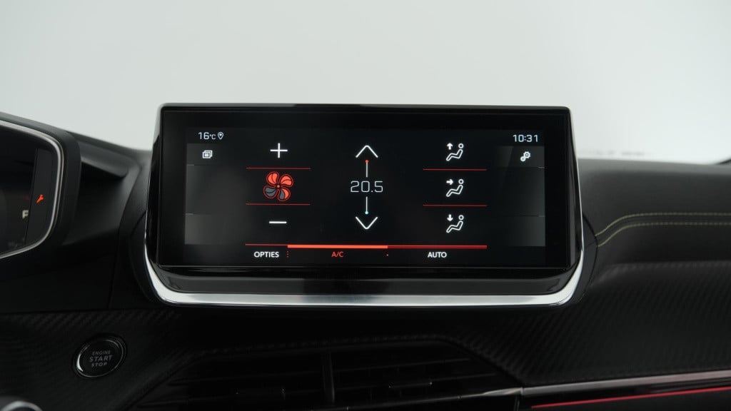 Peugeot 2008 puretech 130 gt | camera | dodehoekdetectie | navigatie | park