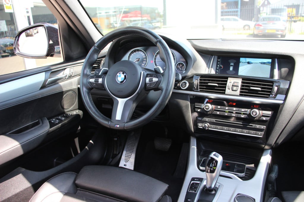 BMW X3 sdrive20i centennial high executive | m pakket | pano | leder | head
