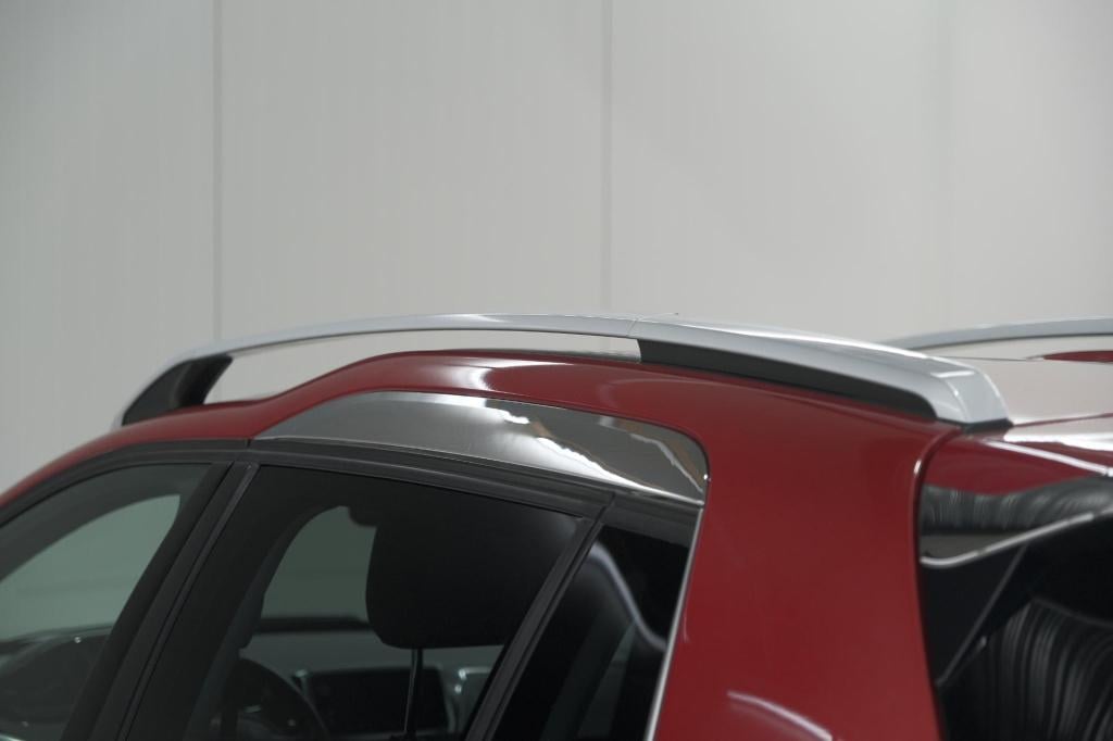 Peugeot 2008 1.2 puretech blue lease executive | all season banden | panora