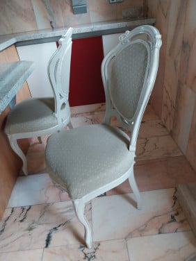 2 stoelen barok achtige stijl