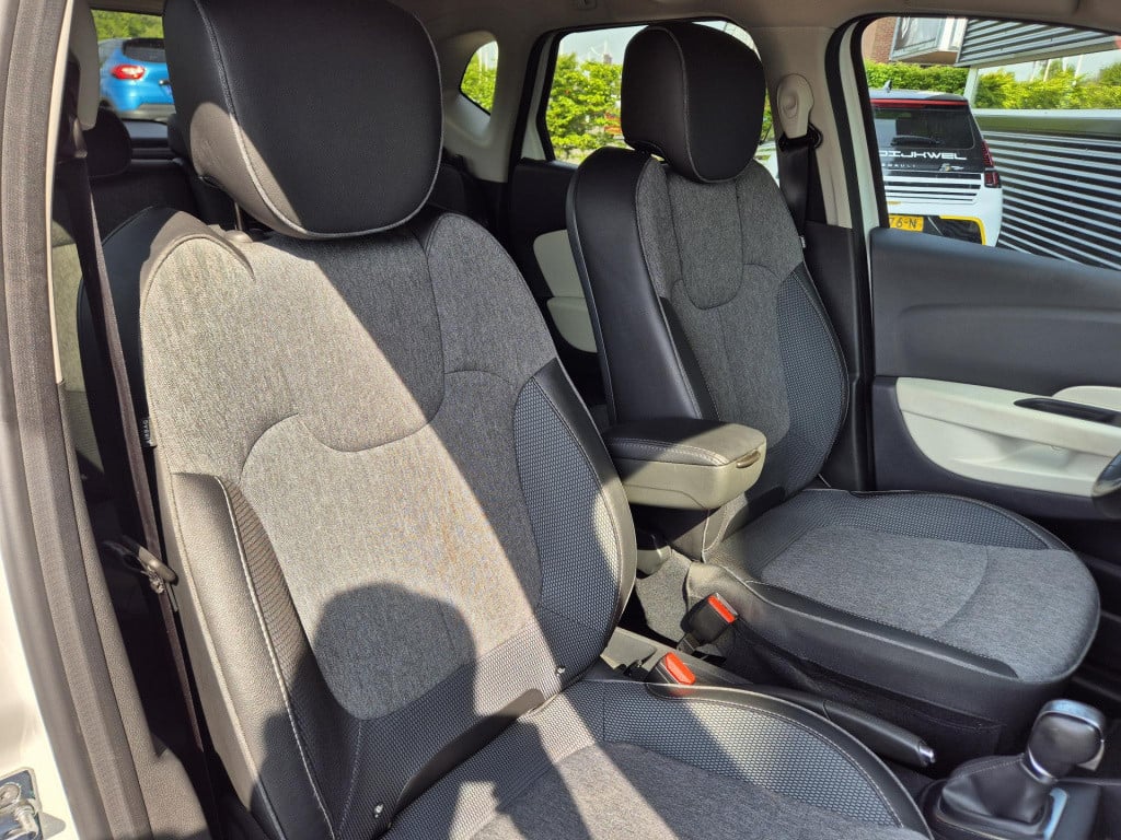 Renault Captur 1.3 tce 150 edc automaat intens panorama dak, trekhaak, navi