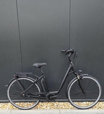 Mooi sportieve Cube Town One Bosch Active Line-Plus 400Wh 53cm