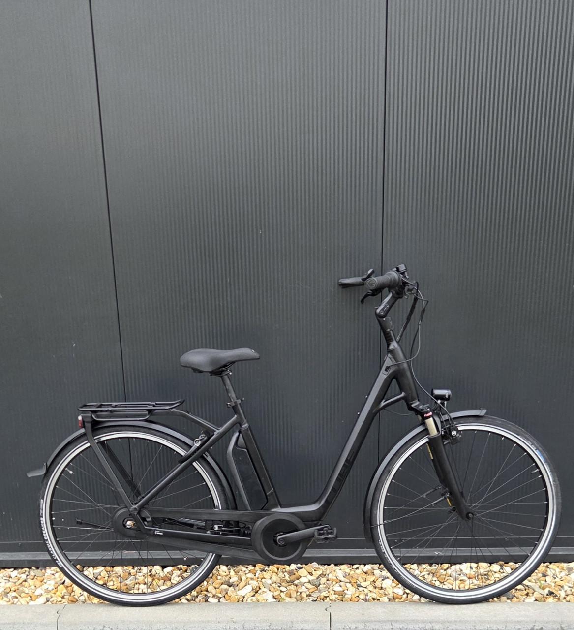 Mooi sportieve Cube Town One Bosch Active Line-Plus 400Wh 53cm