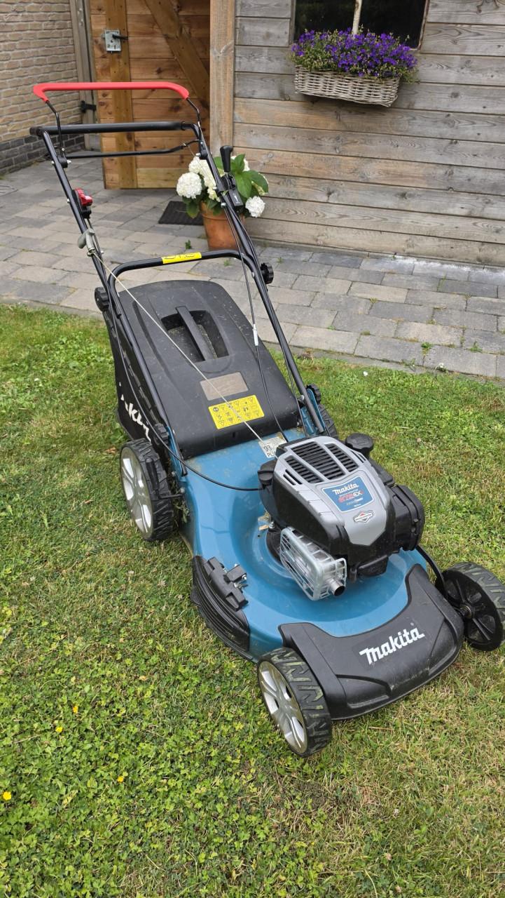 Te koop: motor grasmaaier
