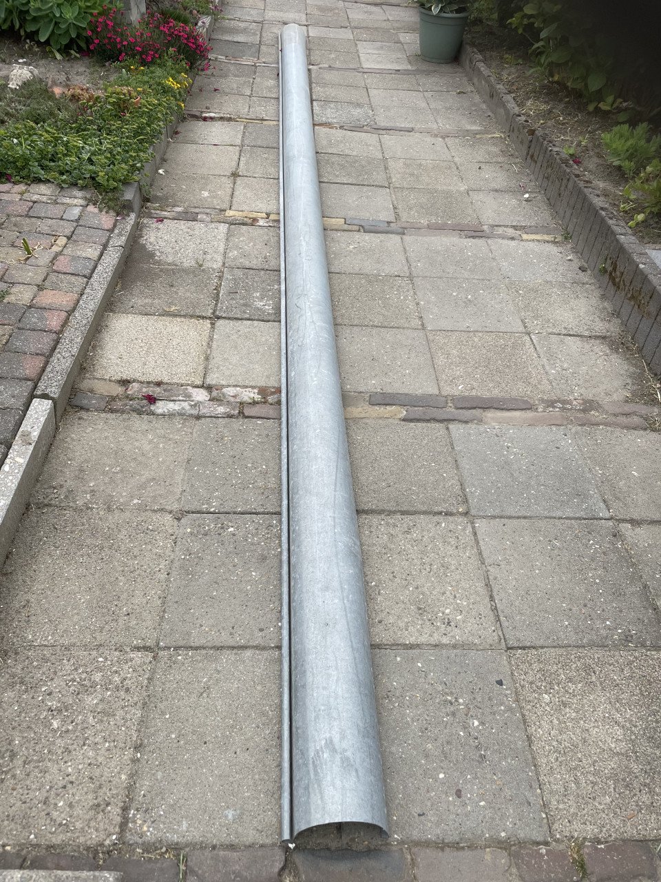 Te koop: restant van zinken mastgoot, regengoot