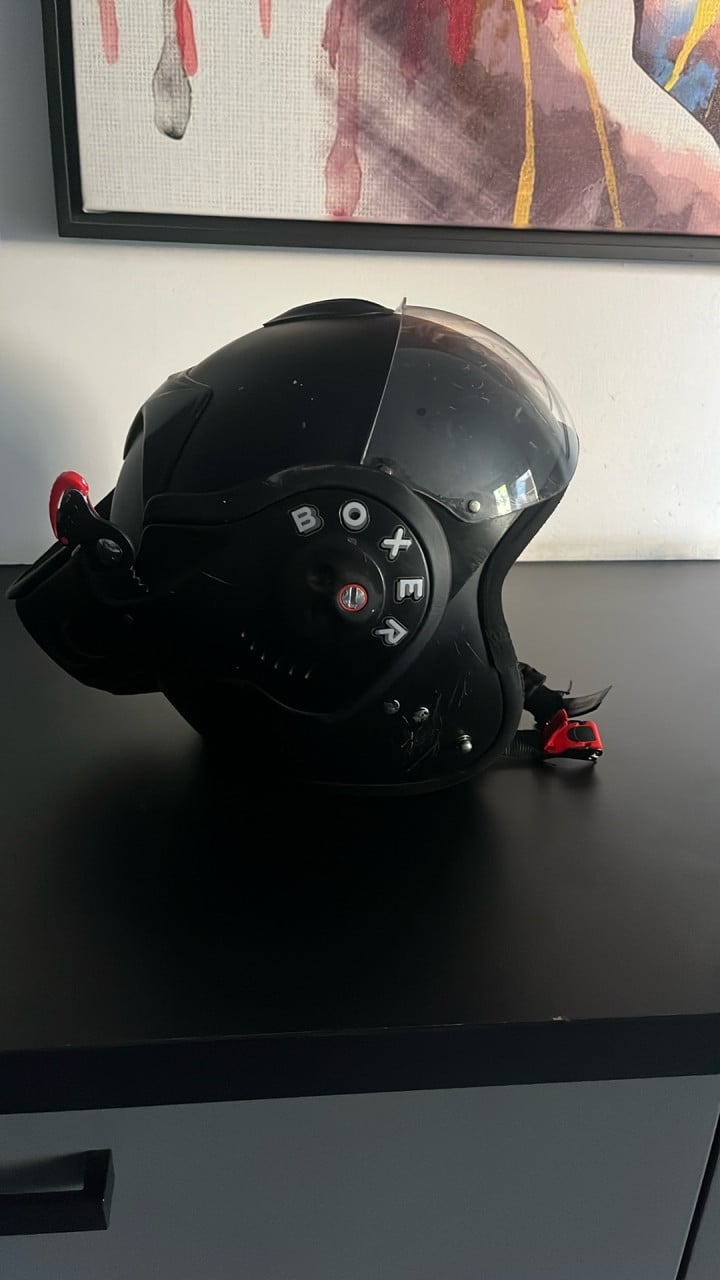 Boxer helm v8 maat m