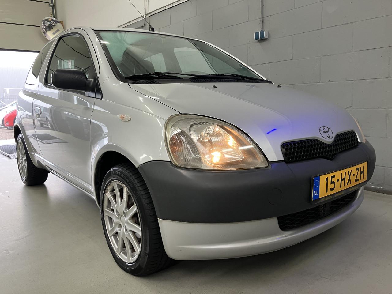 Toyota Yaris 1.0-16V VVT-1 Yorin