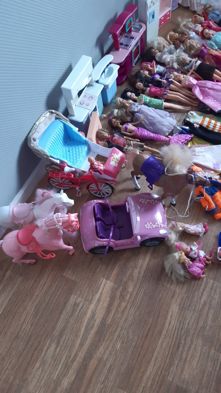 Hele partij barbie's en toebehoren