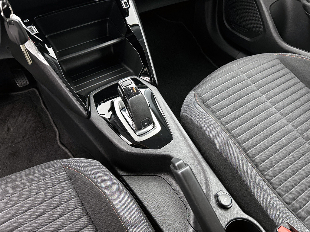 Peugeot 2008 130 pk automaat active pack | camera | parkeersensoren | apple
