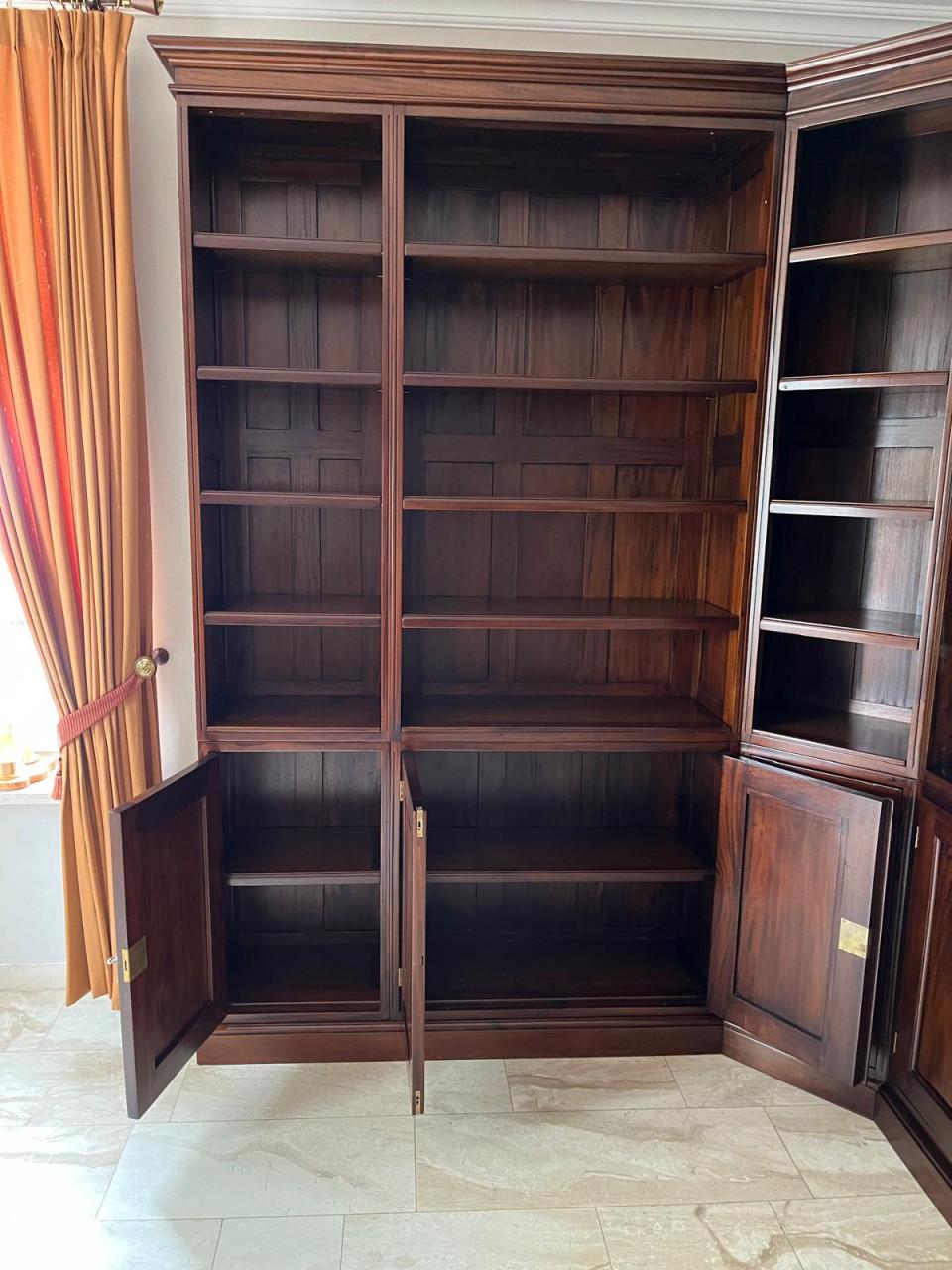 Authentieke bibliotheekkast