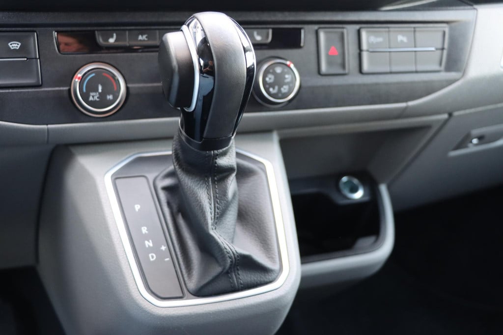Volkswagen Transporter 2.0 tdi l2h1 28