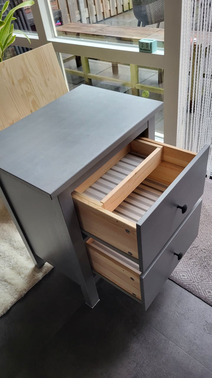 Hemnes ladekast / nachtkast grijs