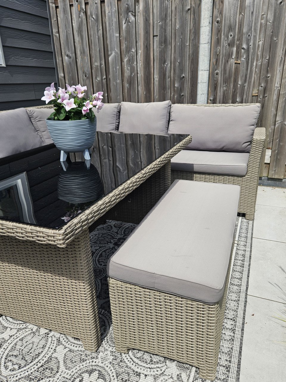 Loungeset - hoekbank met hoge tafel