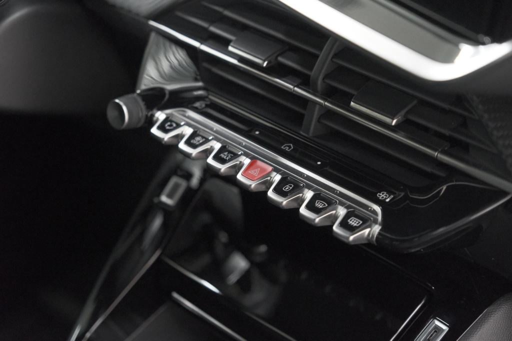 Peugeot 2008 1.2 hybrid 145 gt | camera | apple carplay | parkeersensoren