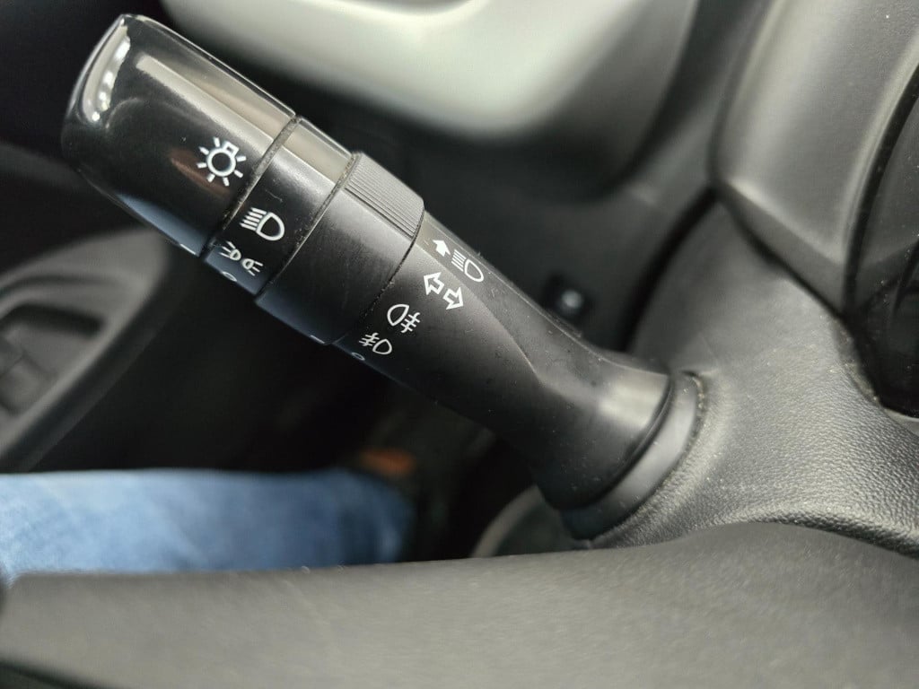 Peugeot 108 occasion 1.0 e-vti active met airco en antracietgrijs qua kleur