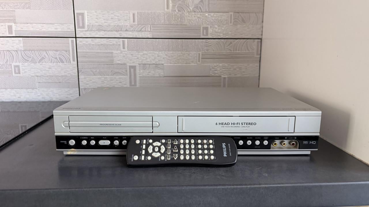 Philips DVD/VHS combispeler