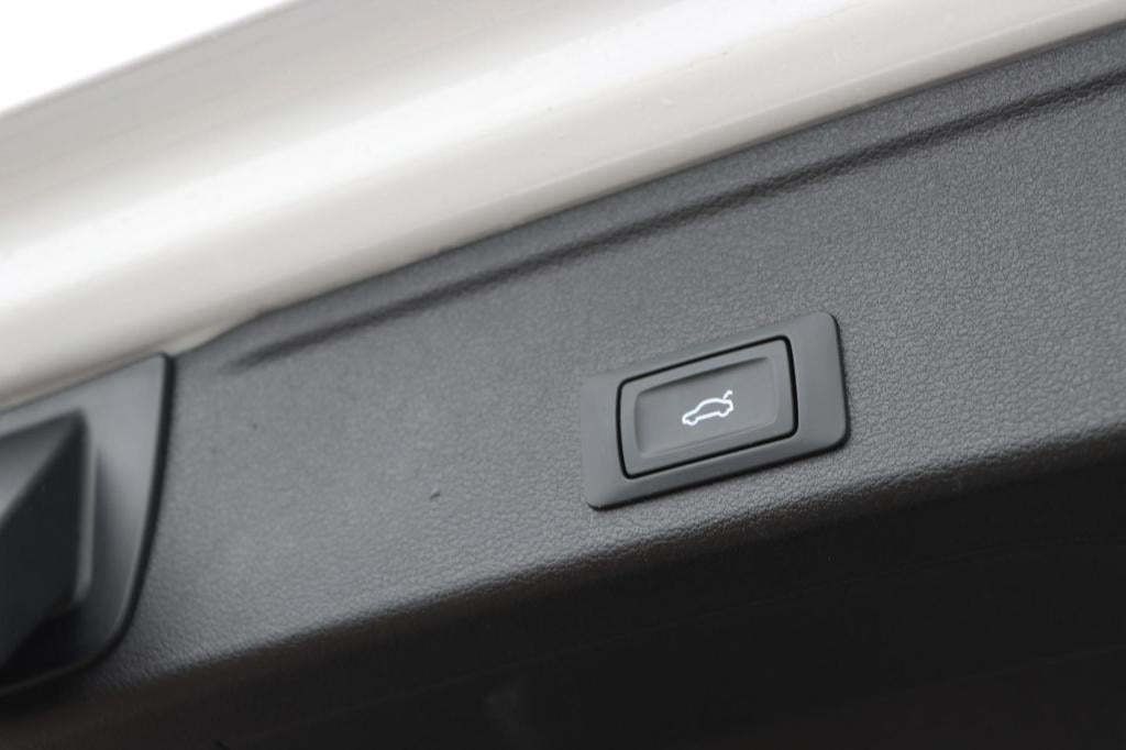 Audi A4 avant 35 tfsi s-line edition competition 150pk s-tronic